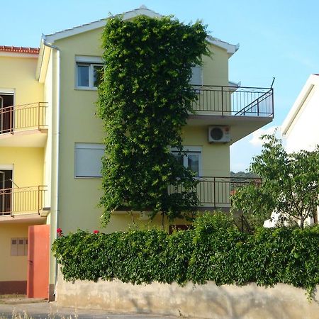 Apartments Borozan Vinišće Exterior foto